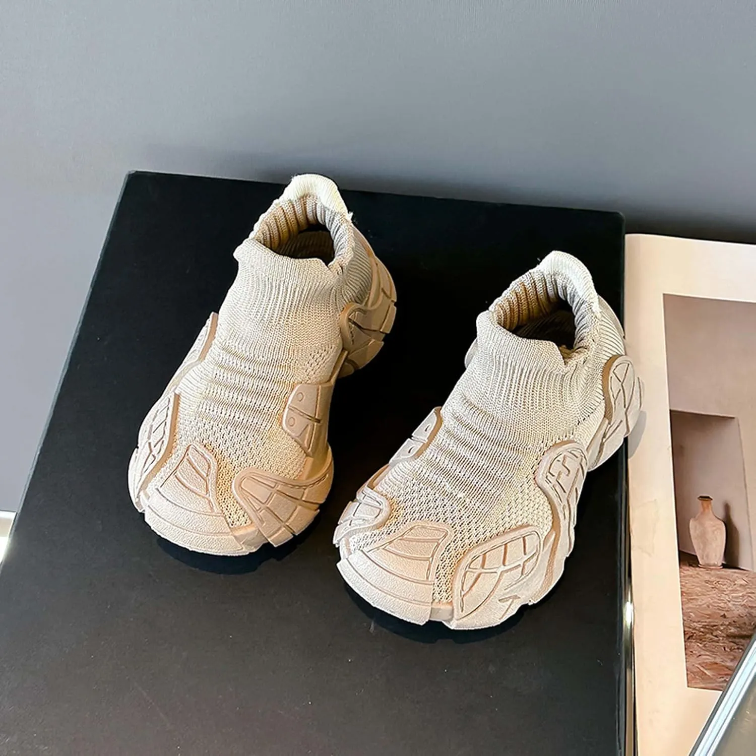 Children's Breathable Mesh Sneakers Boys Girls Thick Bottom Comfortable Casual Shoes Non-Slip Lightweight Running Shoes Street Mesh Casual Walking Shoes