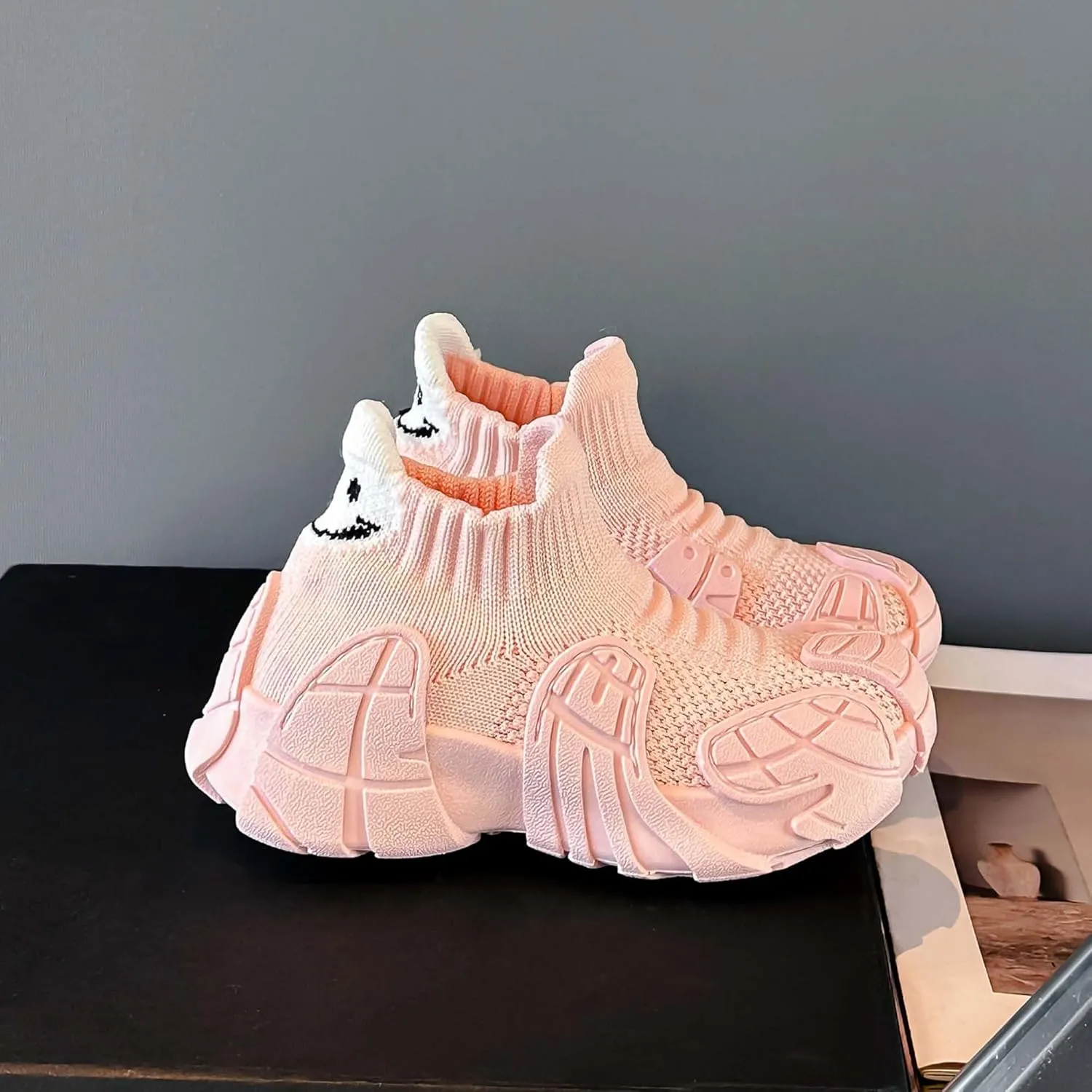 Children's Breathable Mesh Sneakers Boys Girls Thick Bottom Comfortable Casual Shoes Non-Slip Lightweight Running Shoes Street Mesh Casual Walking Shoes
