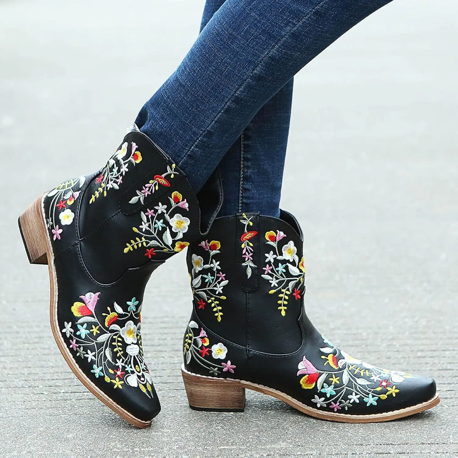 Cowboy Boots for Women Leather Wide Calf Boots for Women With Heel Solid Color Pointed Toe Flower Embroidery Boots