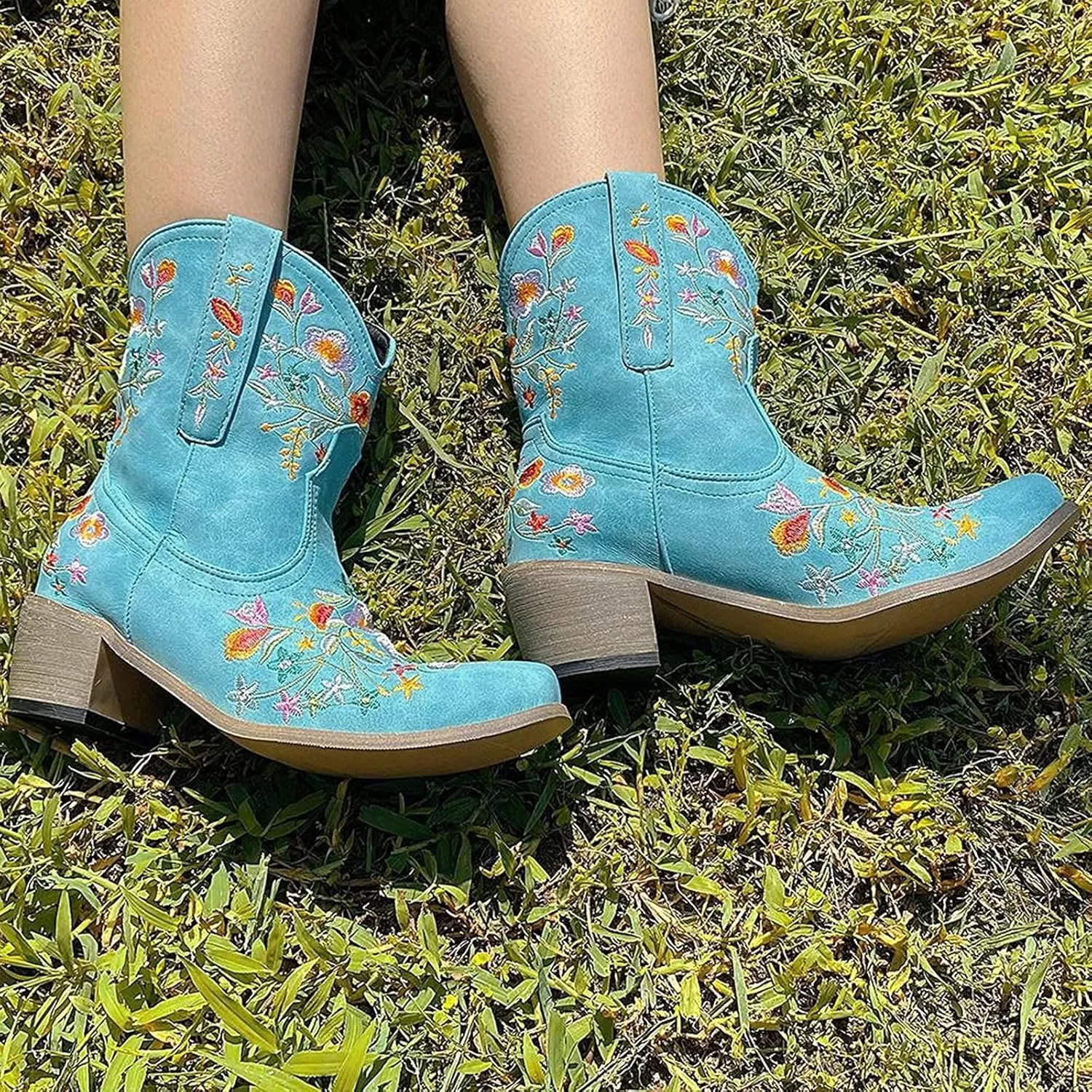 Cowboy Boots for Women Wide Calf Cowgirl Boots Low Heel Boots Retro Chunky Heels Embroidered Pointed Toe Cowboy Boots
