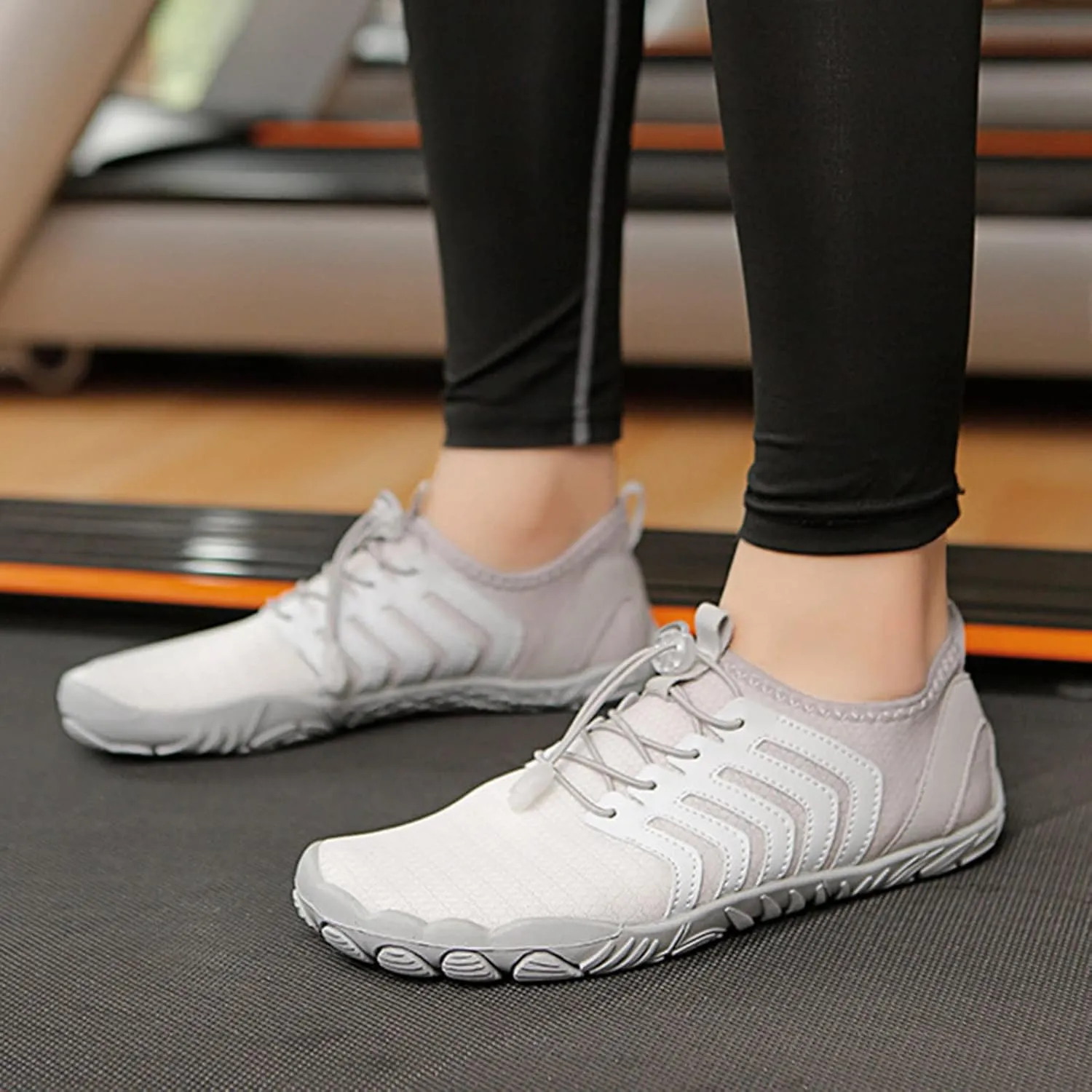 Men Sports Shoes Indoor and Outdoor Fitness Shoes Outdoor Beach Shoes Wading Shoes Hiking Classic Men Nylon Sneaker Men's San
