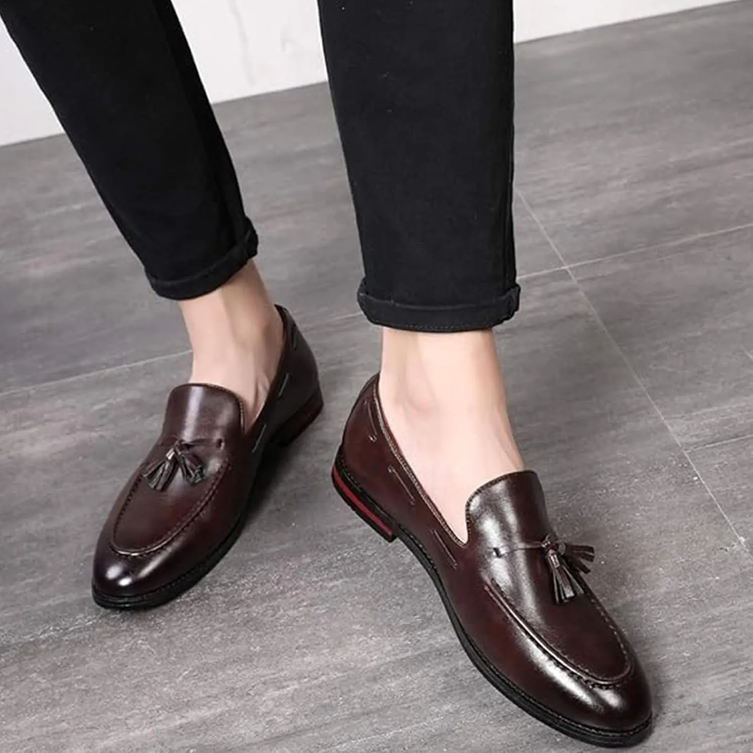 Men's Fashion Loafers Leather Casual Comfortable Tassel Slip On Driving Low Top Flat Shoes Business Dress Shoes